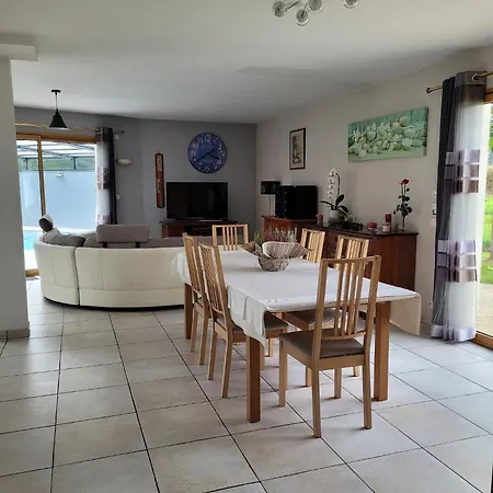 Maison Avec Piscine Couverte Golfe Du Morbihan Holiday home